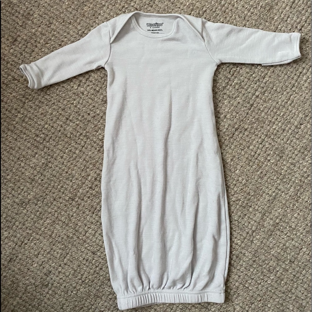 Woolino beige infant gown 0-6 m